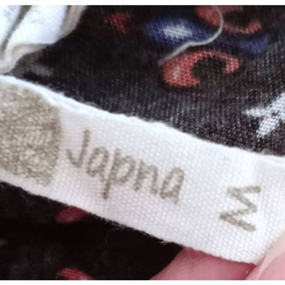 JAPNA BLACK, RED, WHITE, & BLUE BOHO-INSPIRED OFF-THE-SHOULDER TOP SZ.M EUC. - Picture 4 of 8